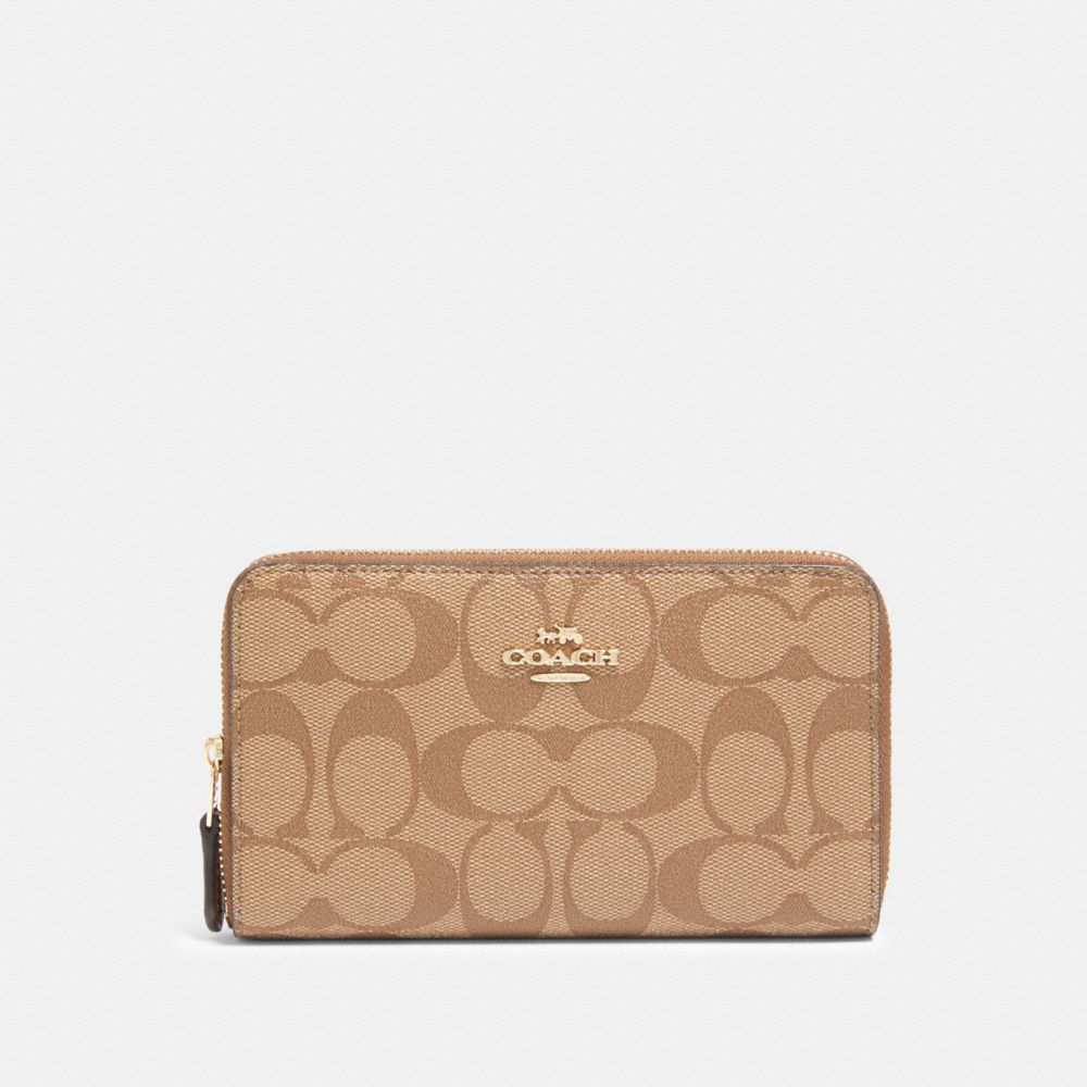 Coach outlet 2025 clearance wallet