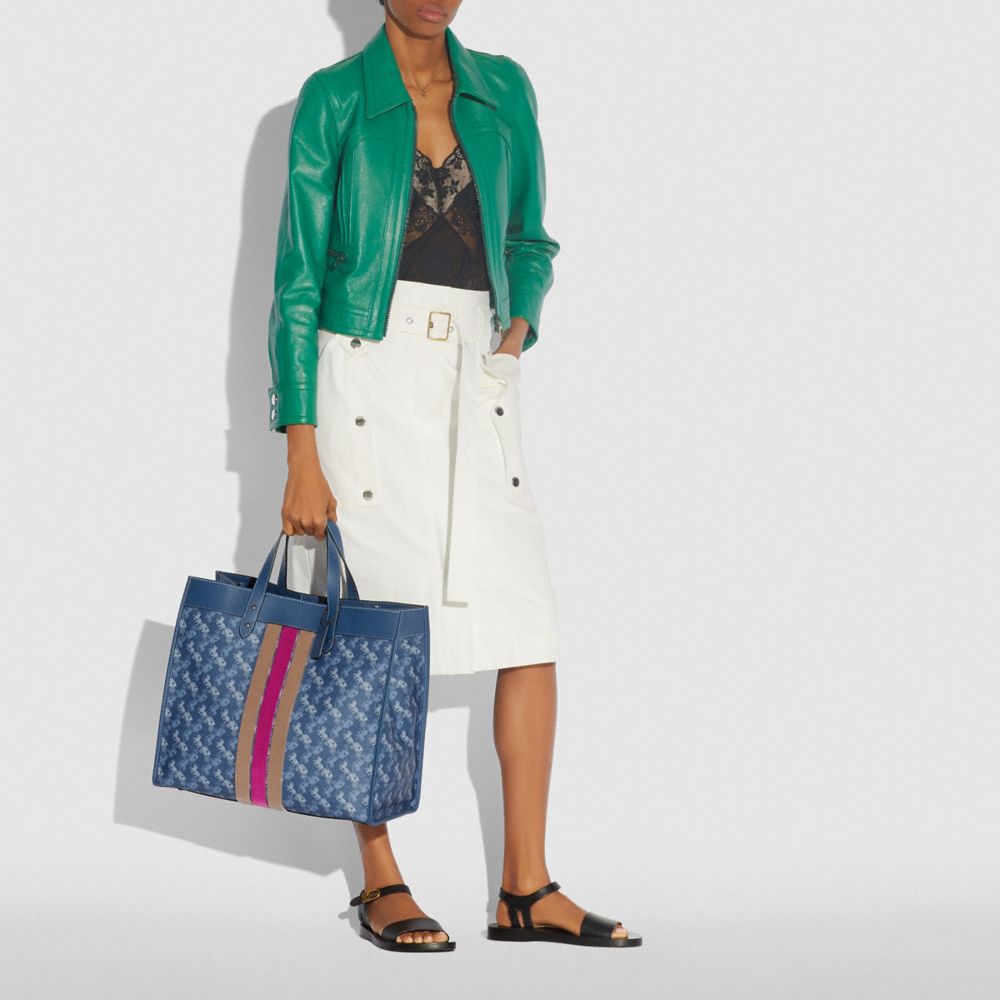 Field Tote Bag 40 With Horse And Carriage Print And Varsity Stripe