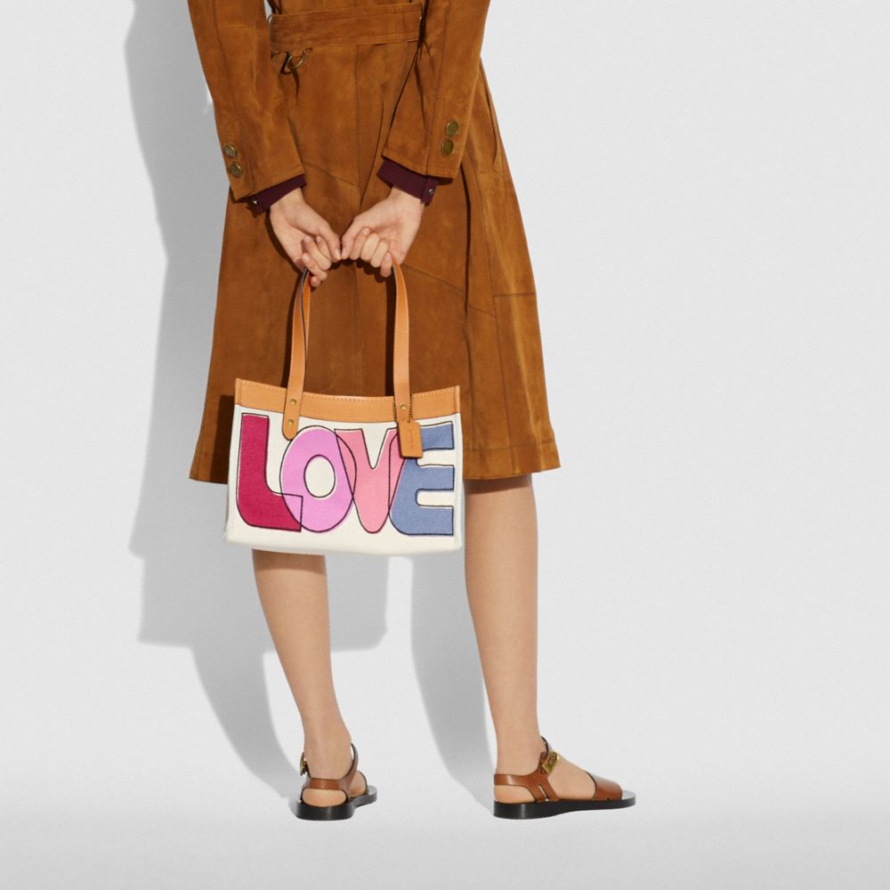 Tote 33 With Love Print COACH