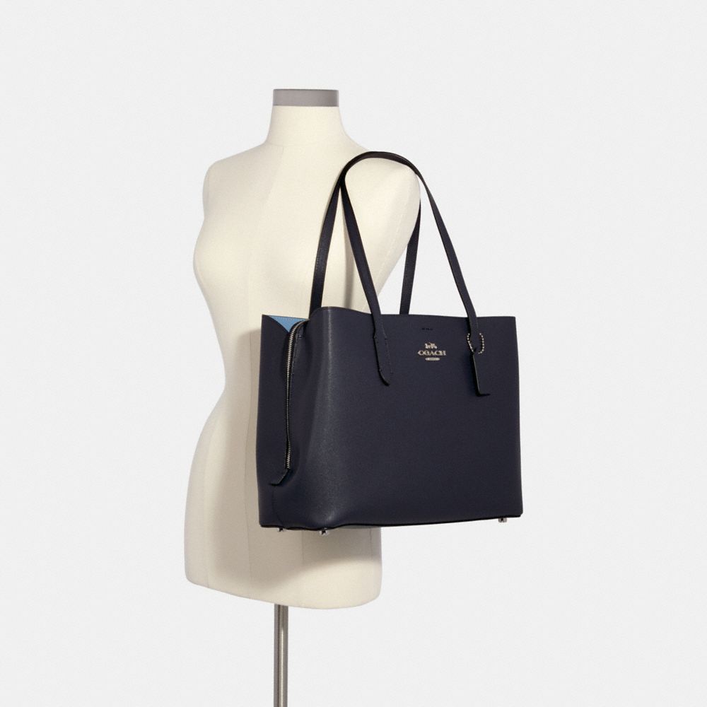 Large Avenue Carryall