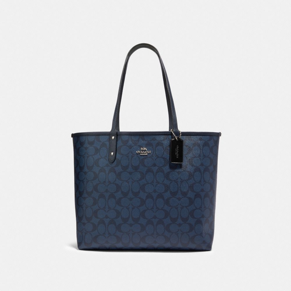 Coach city zip store tote in signature canvas