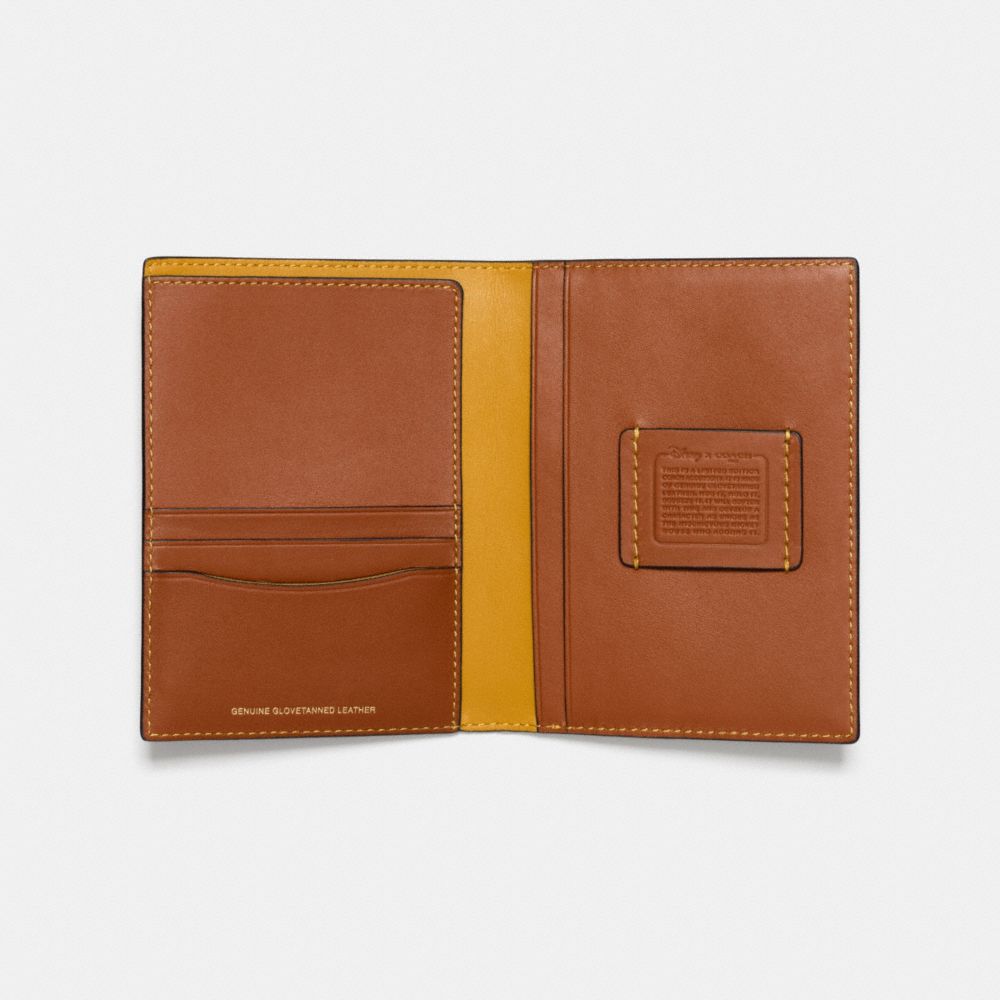 Mickey Passport Case In Glovetanned Leather