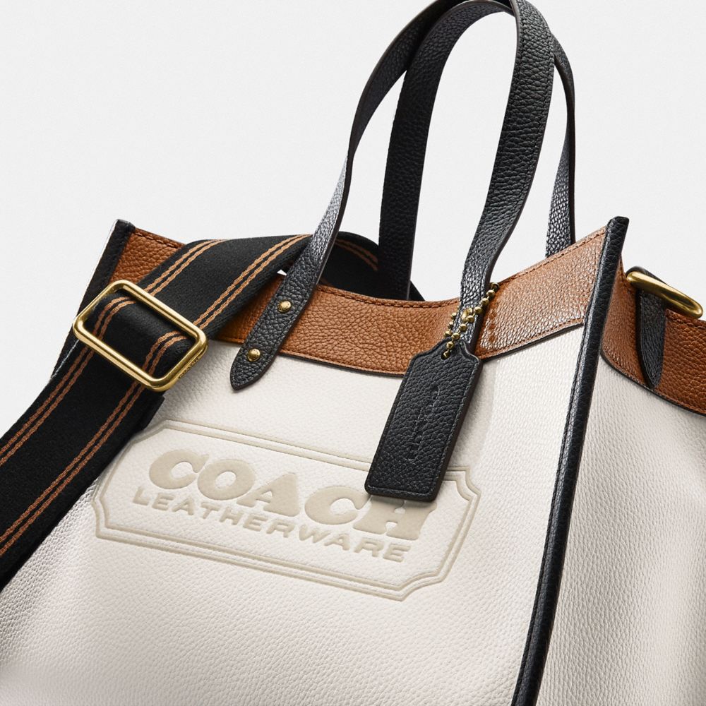 ぺブルレザーについて新品coachフィールドトート30❣️カラーブロック❣️