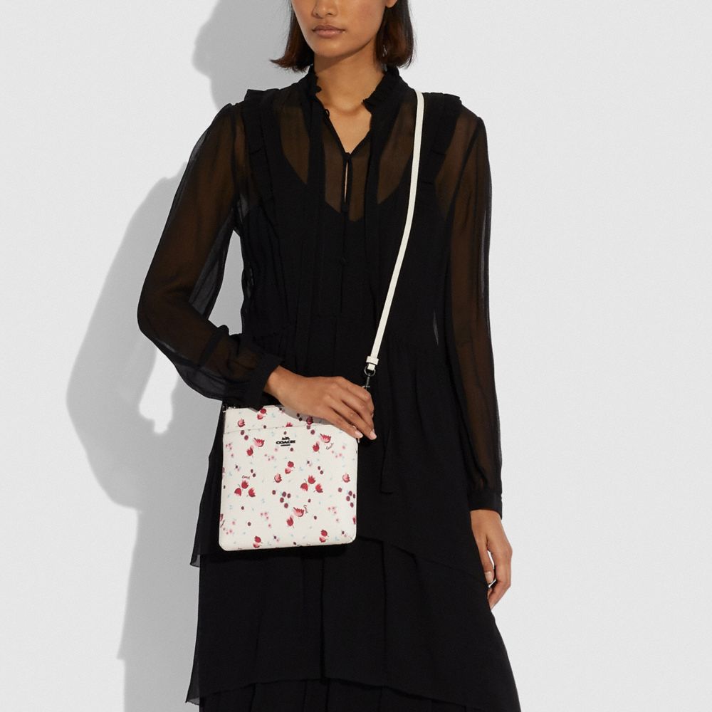 Kitt Messenger Crossbody Bag With Tulip Meadow Print