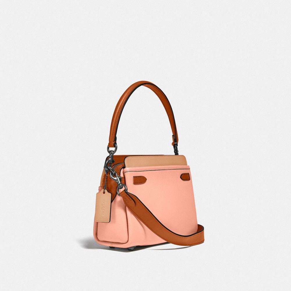 COACH®,FOURRE-TOUT TATE EN CONTRASTE DE COULEUR,Cuir souple,Étain/Rose fard Naturel Multi,Angle View