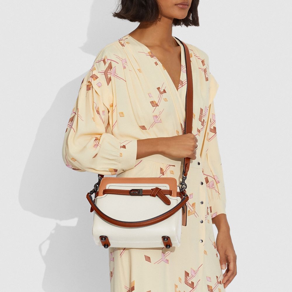 Tate Carryall In Colorblock
