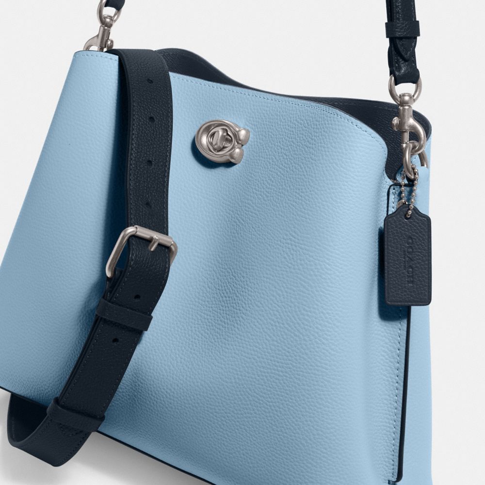 COACH®,SAC ÉPAULE WILLOW AVEC CONTRASTE DE COULEUR,Cuir galet raffiné,Argent/Piscine Multi,Closer View