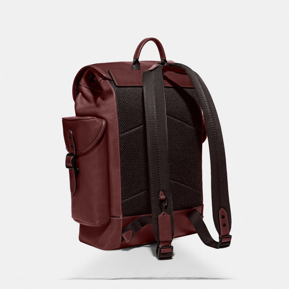 COACH®,SAC À DOS HITCH,Cuir de veau sport,Rouge vin,Angle View