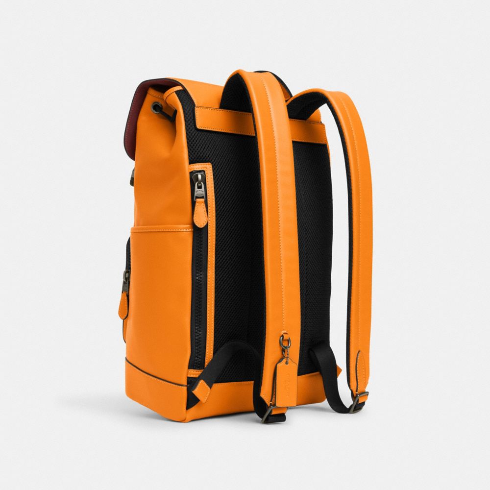 COACH®,SAC À DOS TRACK,Qb/Mandarine vif,Angle View