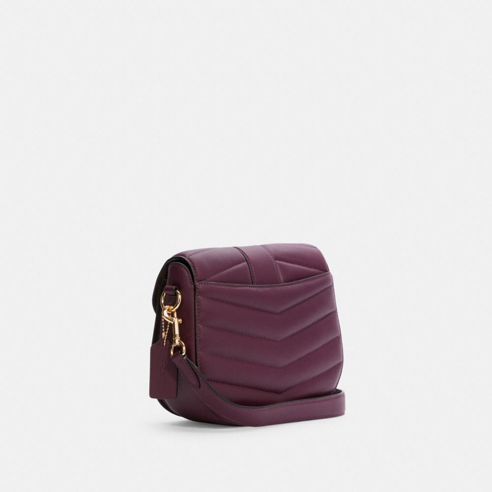 COACH®,SAC DE SELLE GEORGIE AVEC MATELASSÉ,Cuir,Or/Mûre de Boysen,Angle View