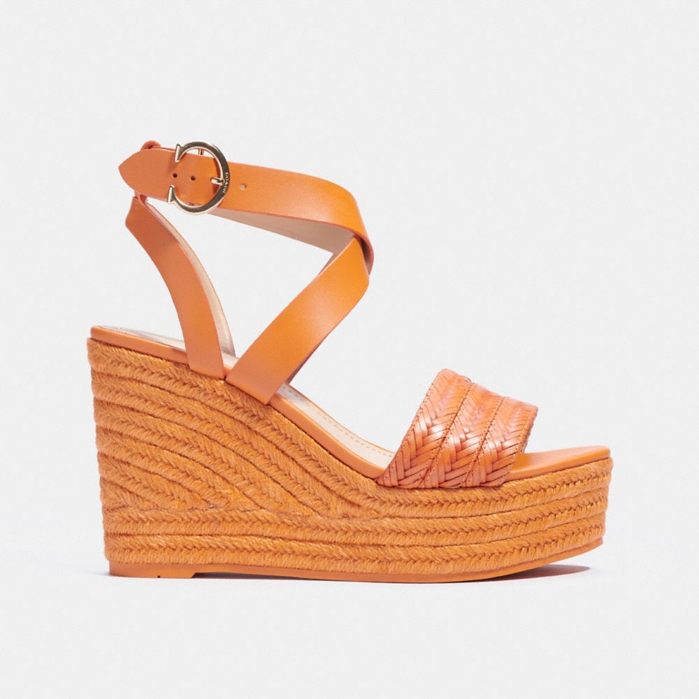 COACH®,COIN ISABELLE,Cuir,Orange bonbon,Angle View