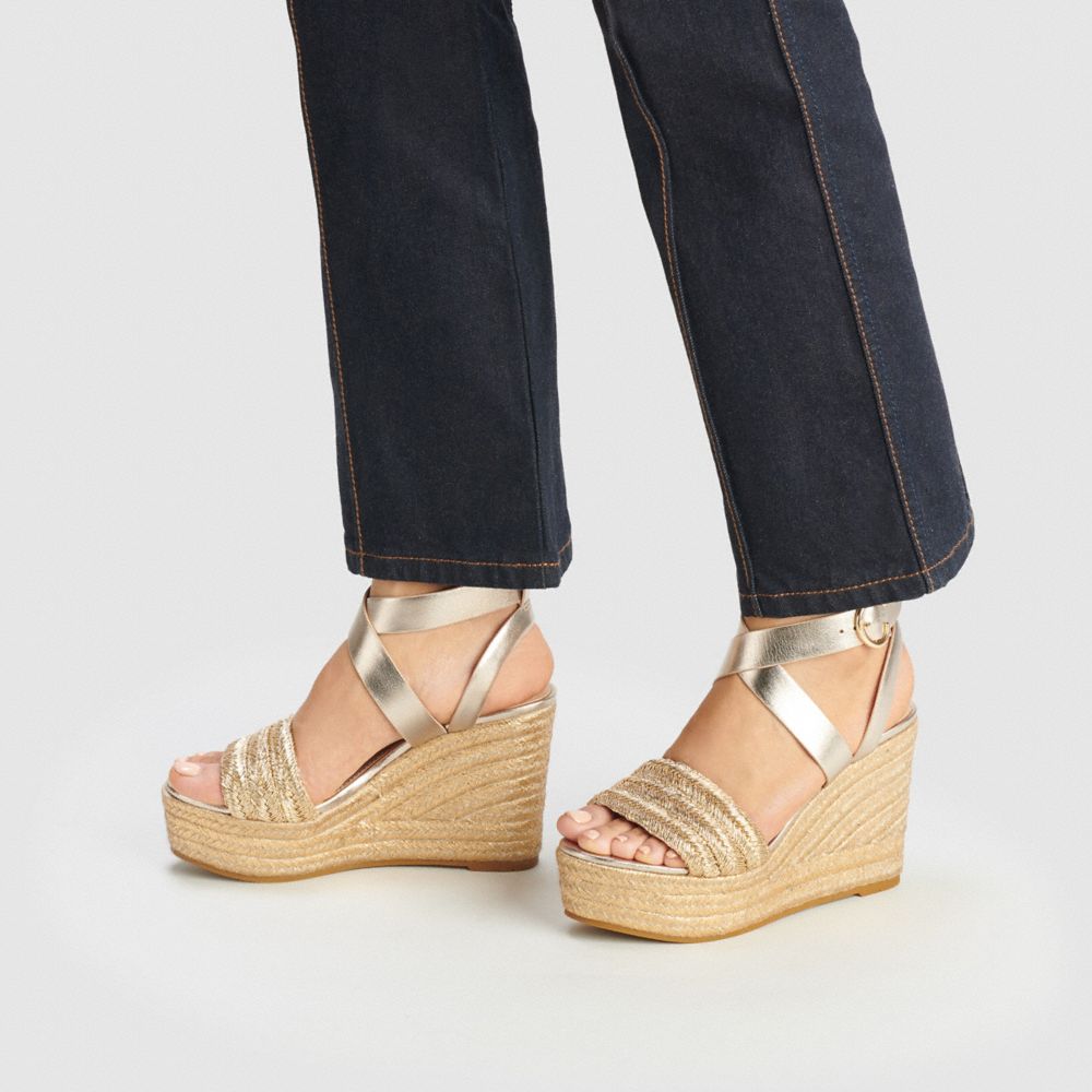 Isabela Wedge