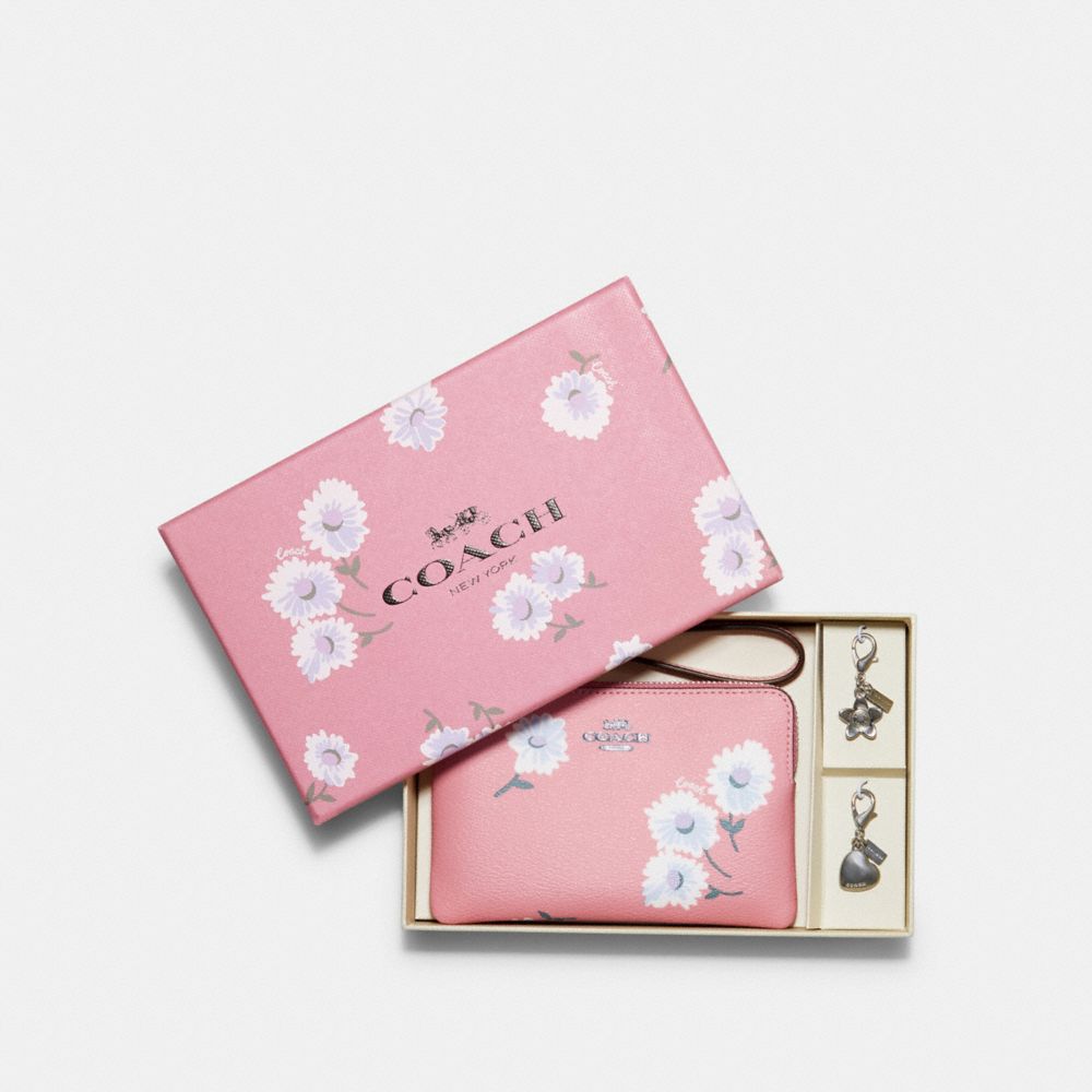 Boxed Corner Zip Wristlet With Daisy Print