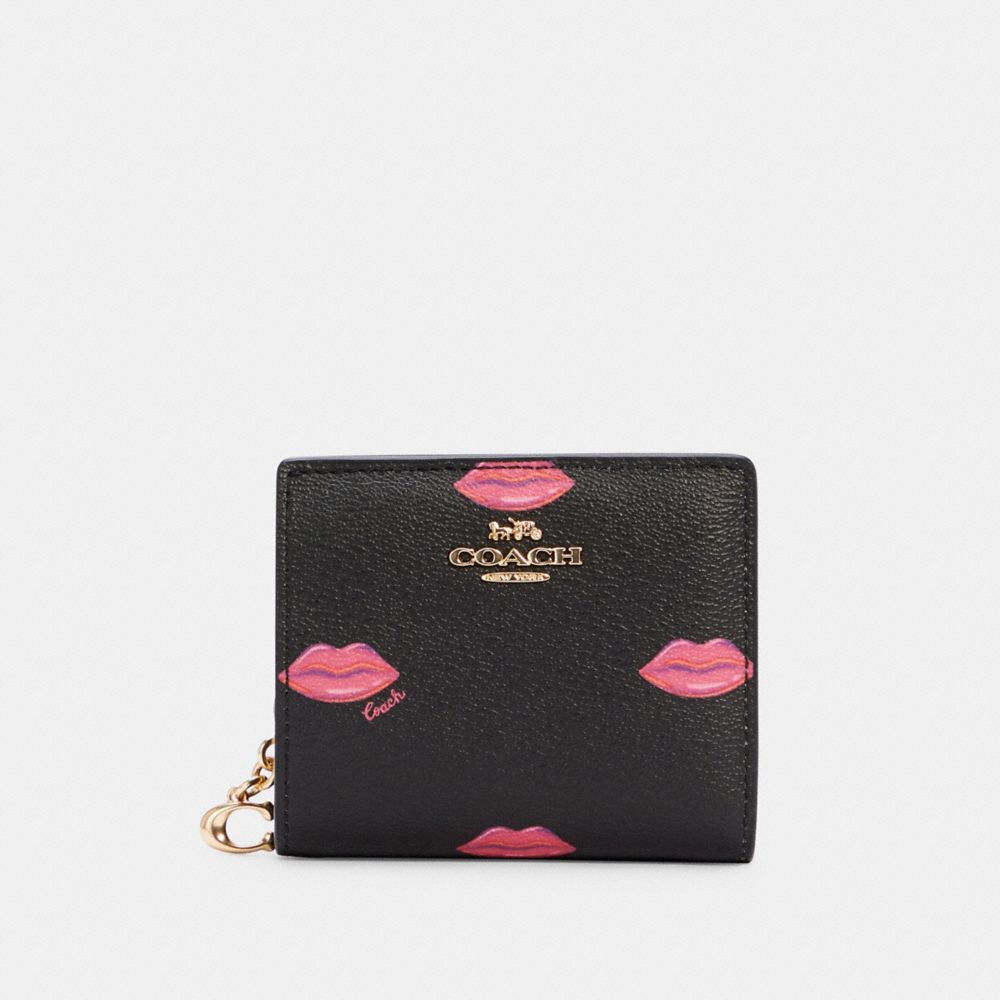 coach lip wallet