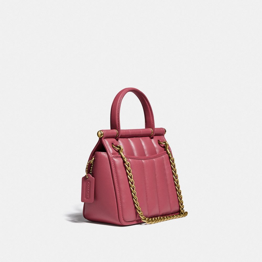 COACH®,POIGNÉE SUPÉRIEURE WILLIS 18 AVEC MATELASSAGE,Cuir souple,Laiton/ROUGE,Angle View