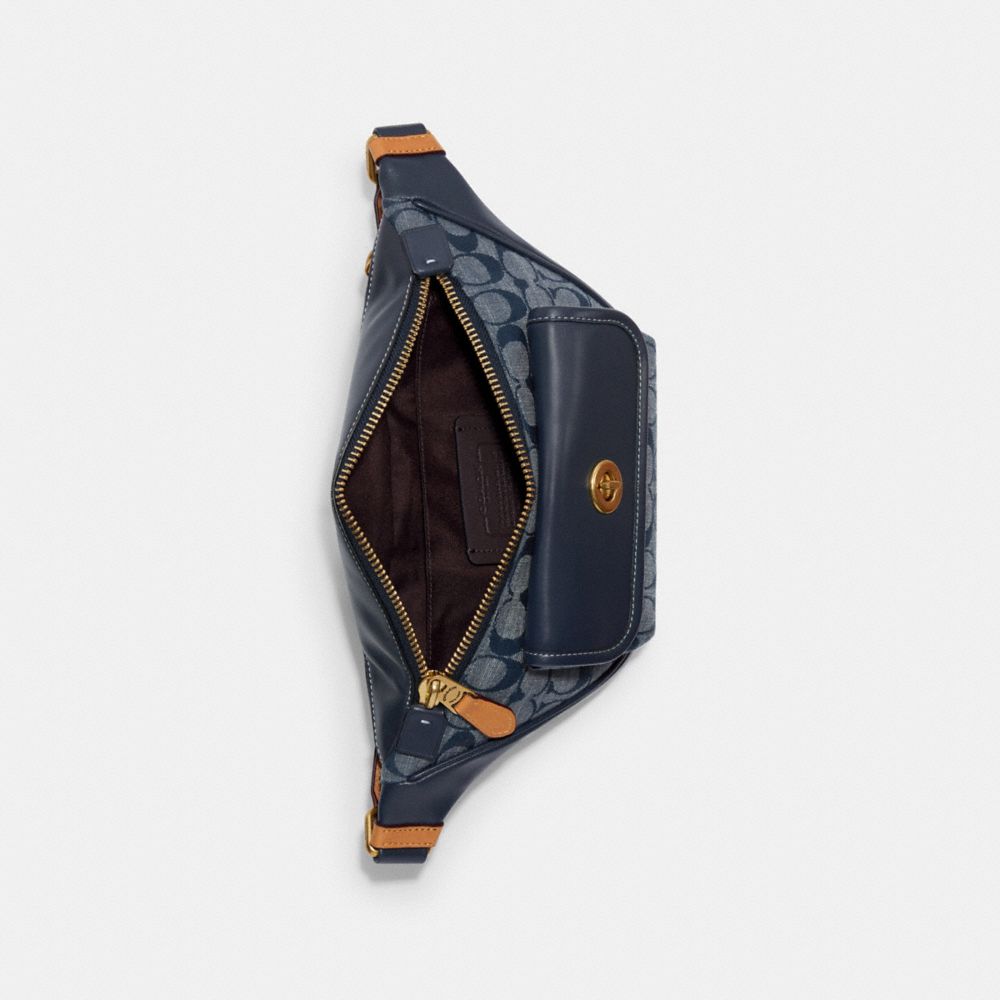 Heritage Belt Bag In Signature Chambray