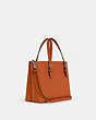 COACH®,FOURRE-TOUT MOLLIE 25,Cuir Cross-grain,Or/Gingembre,Angle View