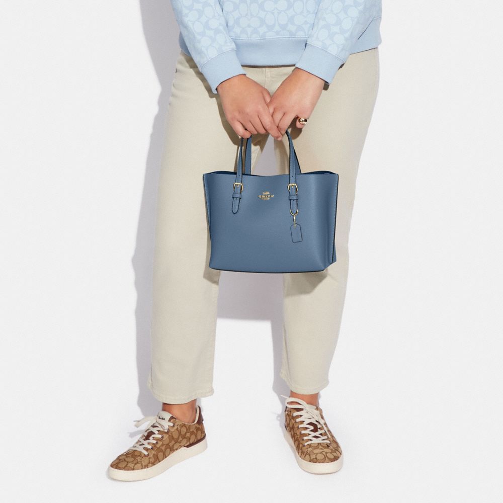 COACH®,CABAS MOLLIE 25,Cuir galet,Or/Indigo,Detail View
