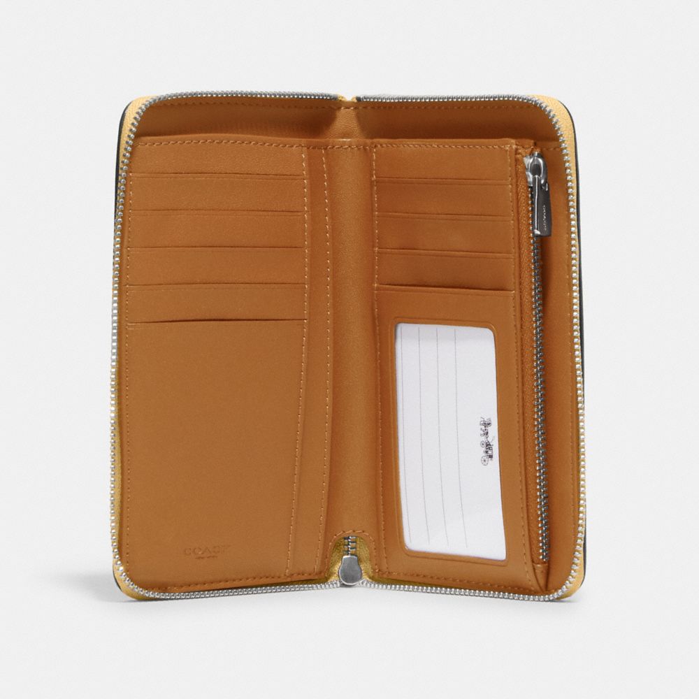 COACH®,Medium Id Zip Wallet,Leather,Continental,Bi Fold,Casual,,Inside View,Top View