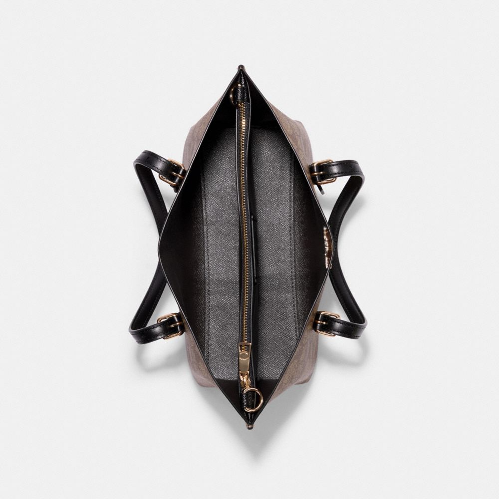 Oro/Cachi/Nero,Vista interna, vista dall'alto