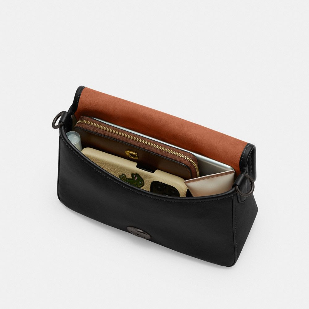 COACH®,Soft Tabby Shoulder Bag,Leather,Shoulder Bag,Metal,Logo,Gold Metal,Day Party,Black,Inside View,Top View