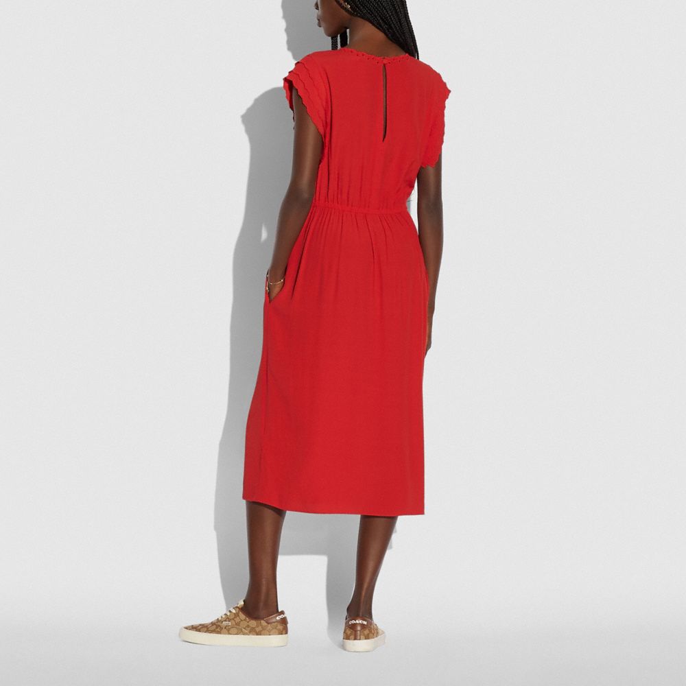 COACH®,ROBE MI-LONGUE PLISSÉE AUX ÉPAULES,Viscose,Rouge.,Scale View