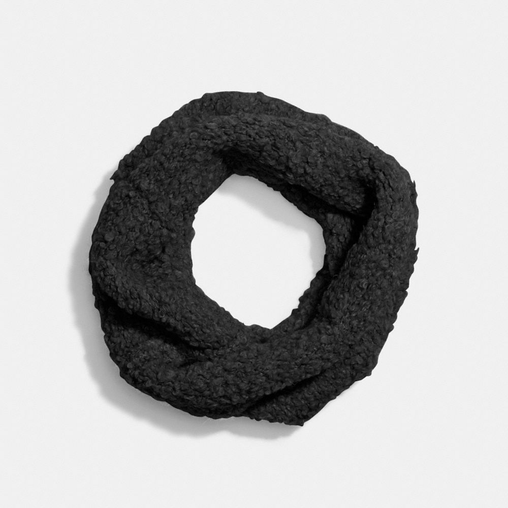 Negro,Vista frontal
