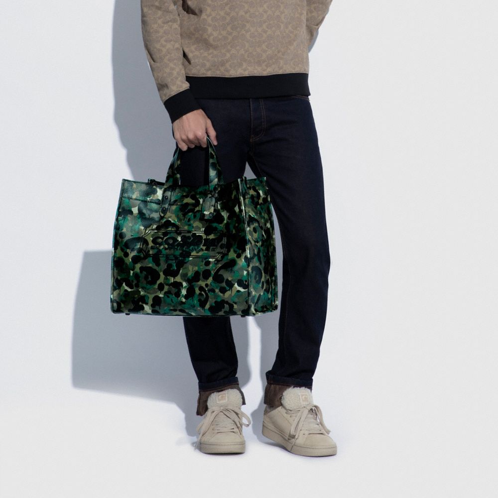 Coach camo shop tote bag