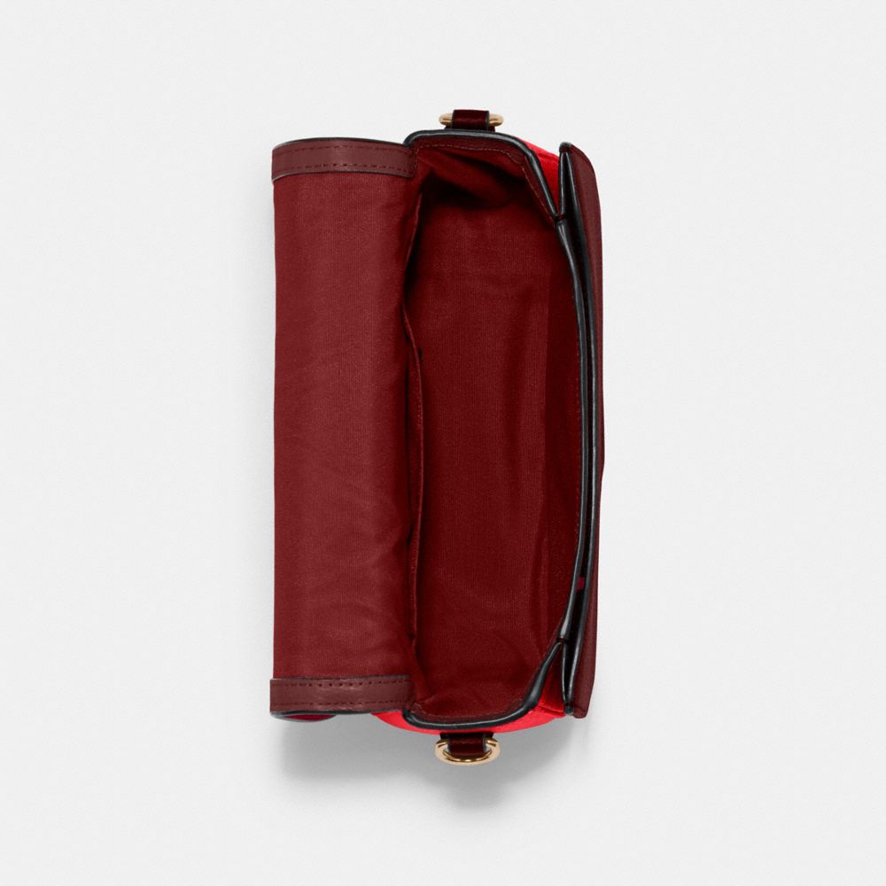 Saddle In Colorblock With Horse And Carriage