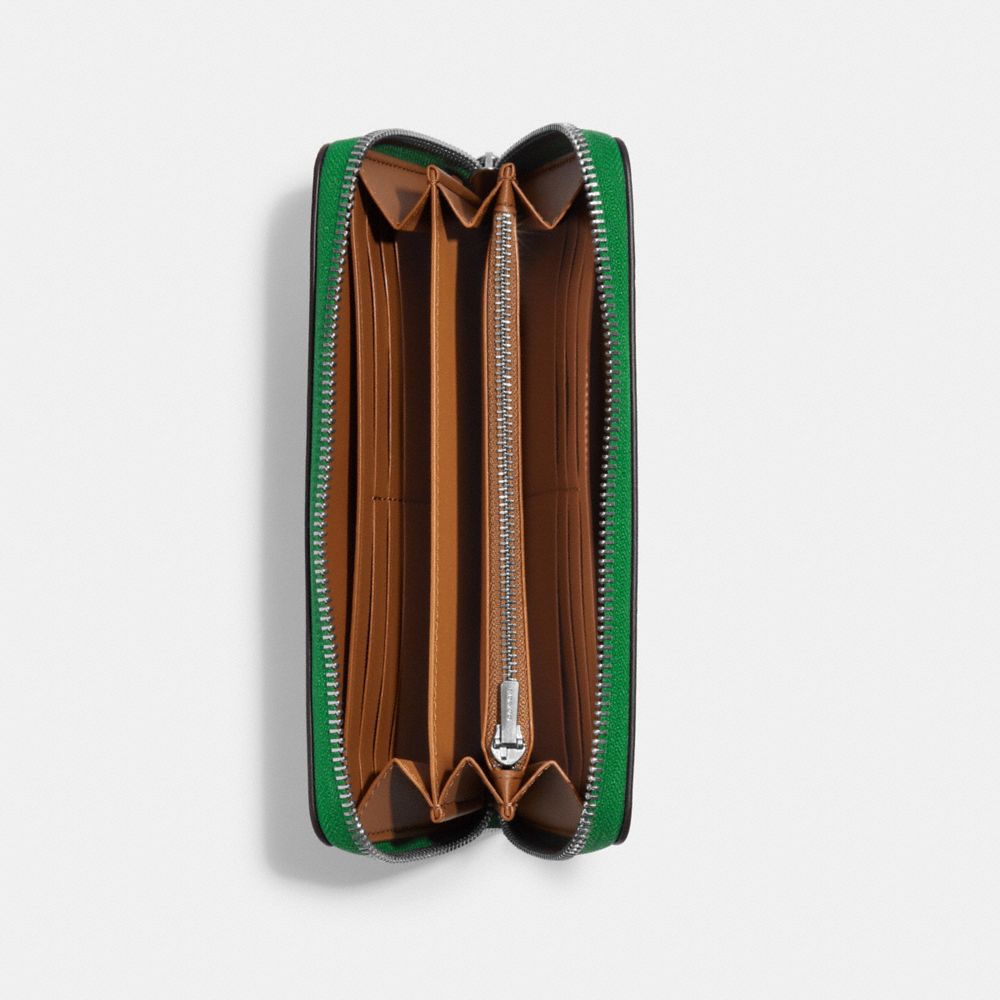 COACH®,LONG PORTEFEUILLE À ZIP-CONTOUR À CONTRASTE DE COULEUR AVEC CHEVAL ET CHARIOT,Cuir,Argent/Vert Multi,Inside View,Top View