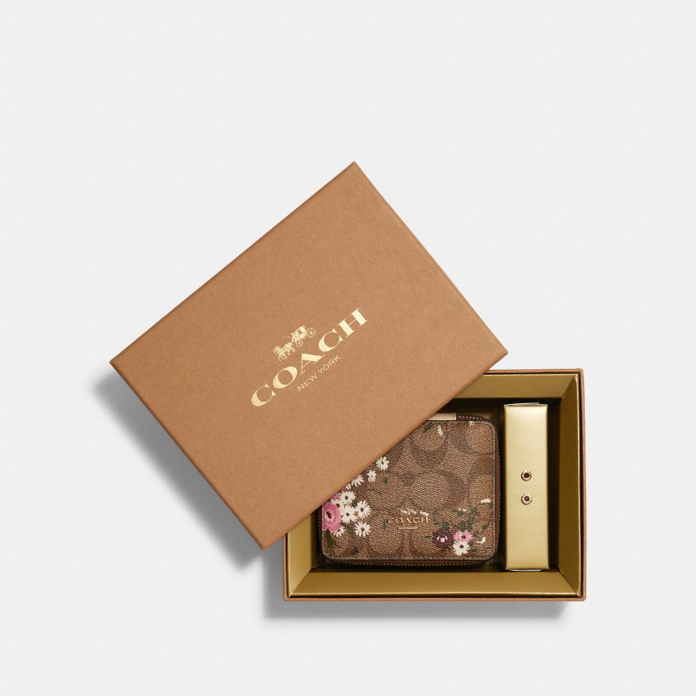 Coach outlet discount gift box