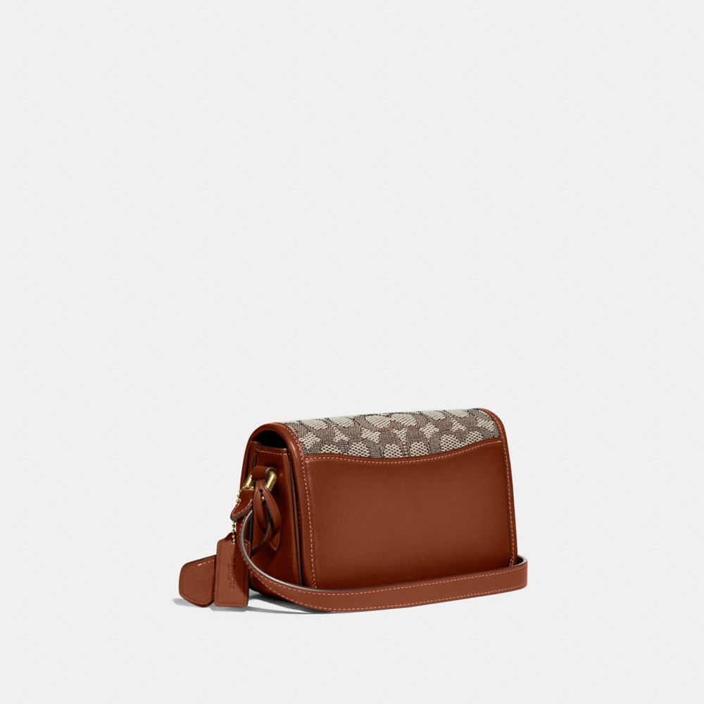 COACH®,SAC PORTÉ ÉPAULE STUDIO 19 EN JACQUARD SIGNATURE,Jacquard exclusif,Laiton/Cacao Ambre Poli,Angle View
