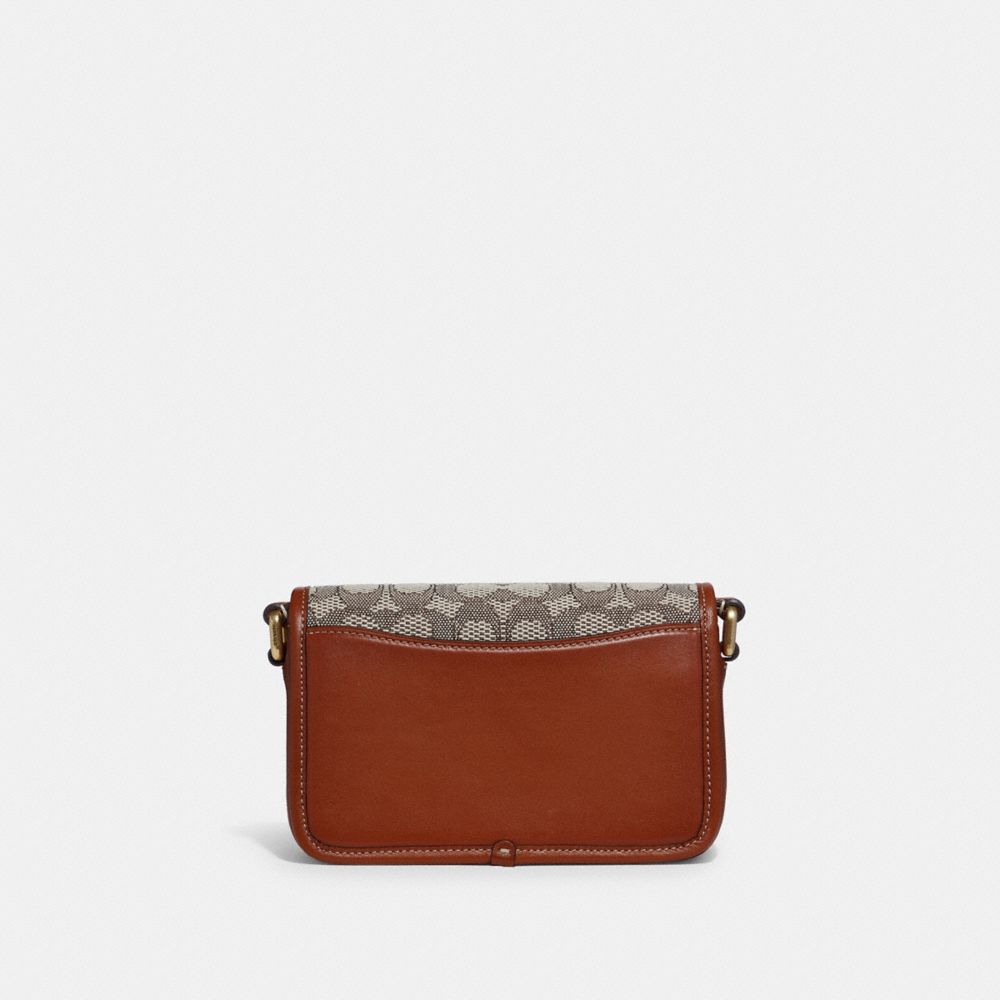 COACH®,SAC PORTÉ ÉPAULE STUDIO 19 EN JACQUARD SIGNATURE,Jacquard exclusif,Laiton/Cacao Ambre Poli,Back View