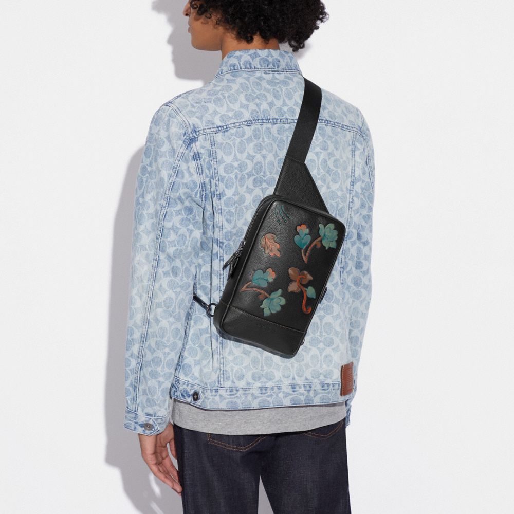 ショルダーバッグ COACH TURNER PACK WITH DREAMY LEAVES PRINT COACH® Outlet | Turner Pack With Dreamy Leaves Print