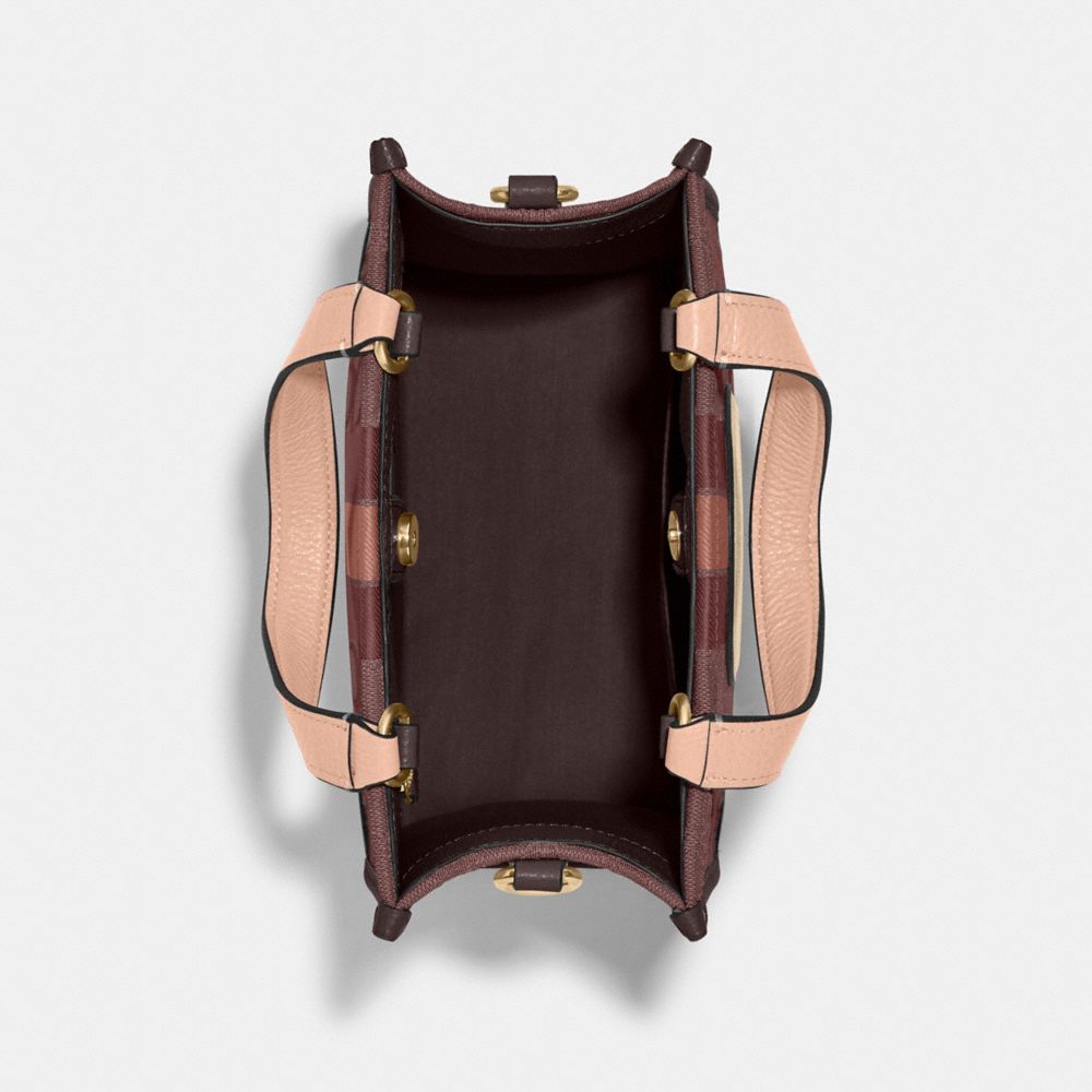 COACH®,デンプシー トート 22 シグネチャー ジャカード ウィズ ストライプ アンド コーチ パッチ,トートバッグ,ﾜｲﾝ ﾏﾙﾁ