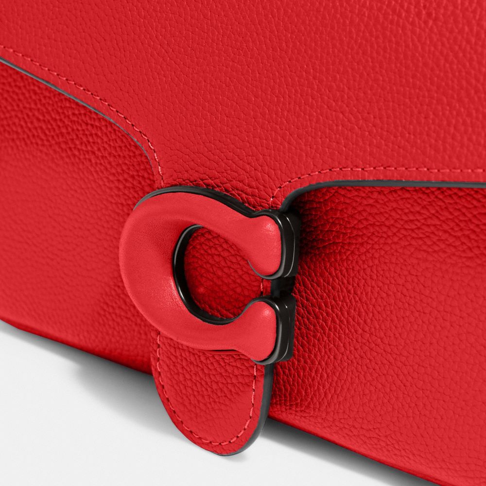 COACH®,PORTÉ-CROISÉ MULTI À RABAT DOUX,Rouge sport,Closer View