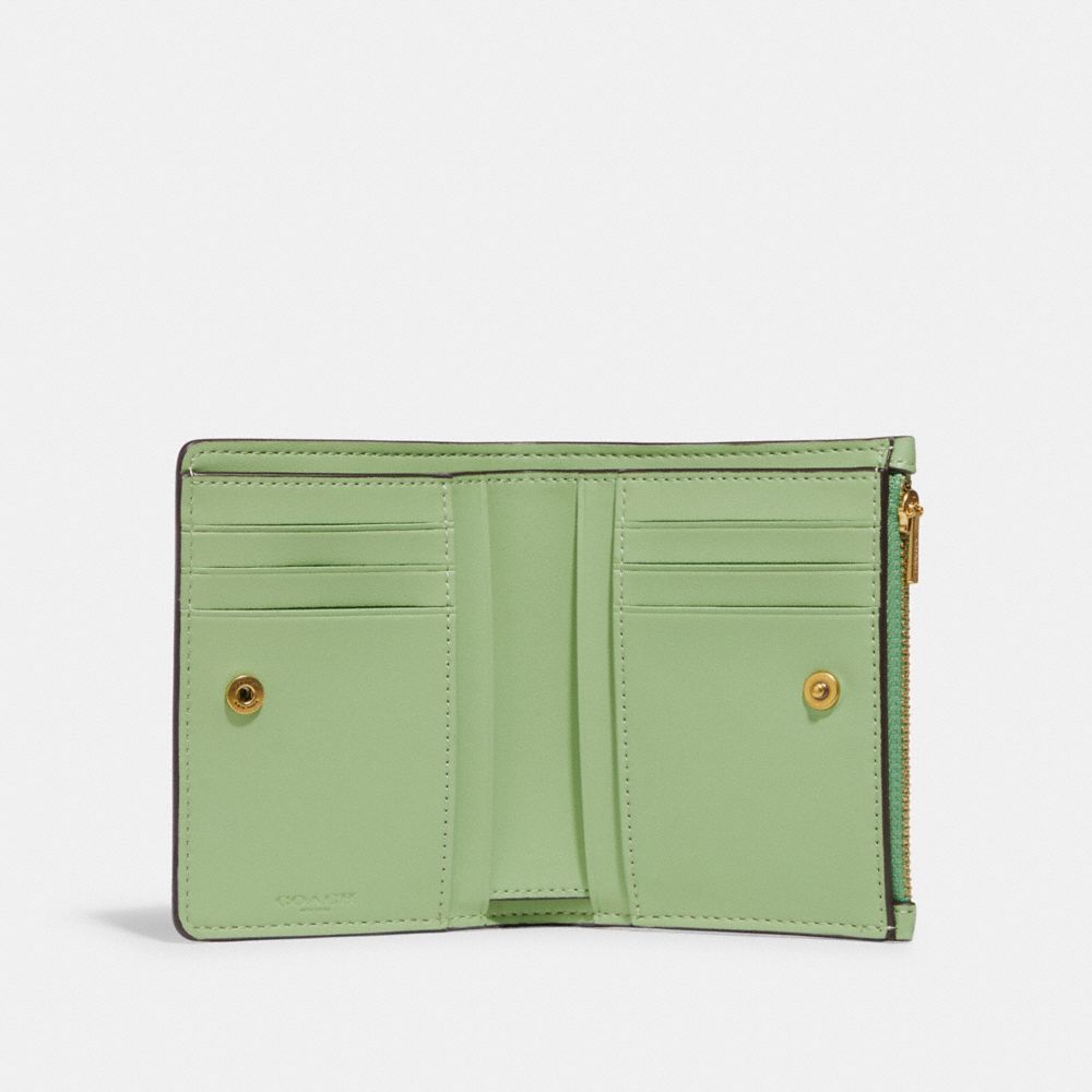 COACH®,PORTEFEUILLE À DEUX VOLETS ET BOUTON-PRESSION,Laiton/Pistache pâle,Inside View,Top View