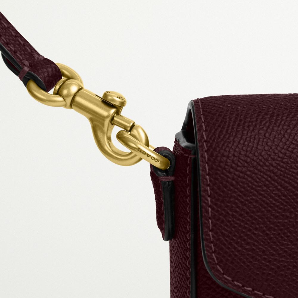 COACH®,Wyn Crossbody Bag,Leather,Crossbody,Logo,Metal,Casual,,Closer View