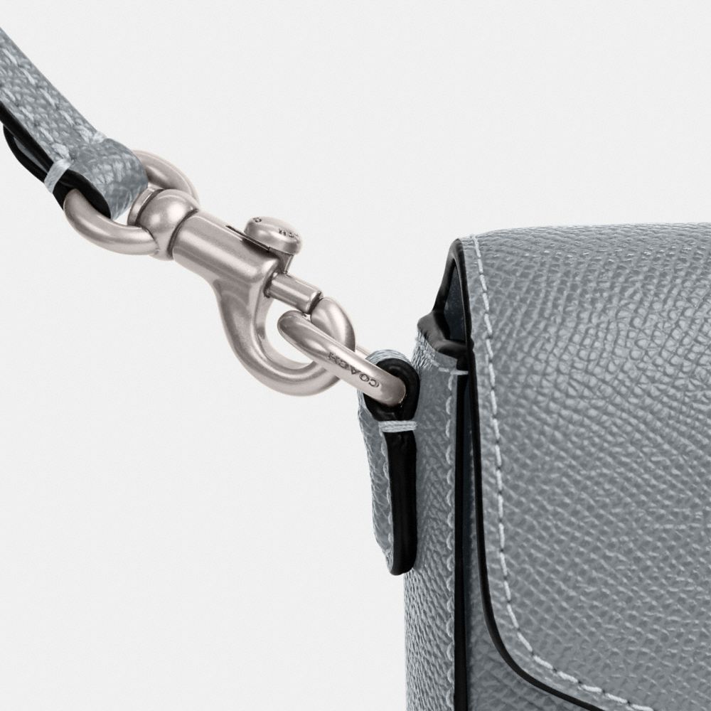 Louis Vuitton Clip It Bracelet Green Leather. Size 21