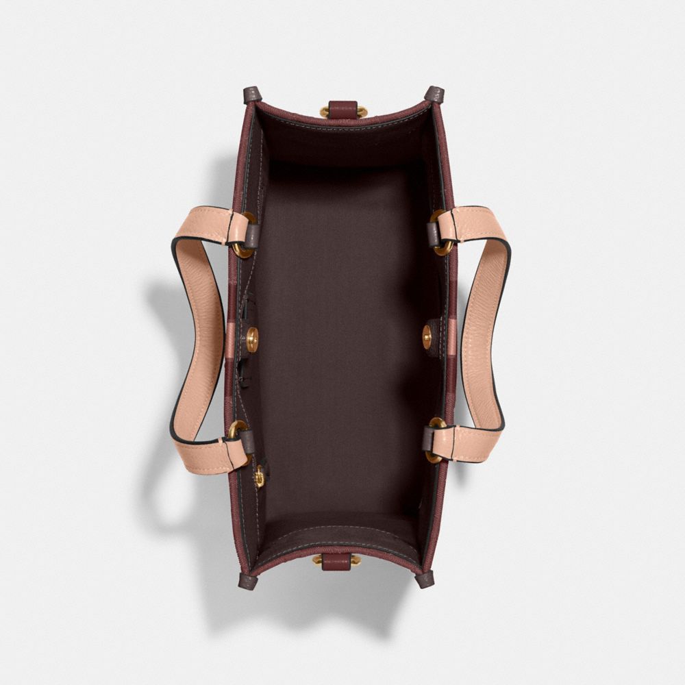 COACH®,デンプシー キャリーオール シグネチャー ジャカード ウィズ ストライプ アンド コーチ パッチ,ハンドバック&サッチェル,ﾜｲﾝ ﾏﾙﾁ