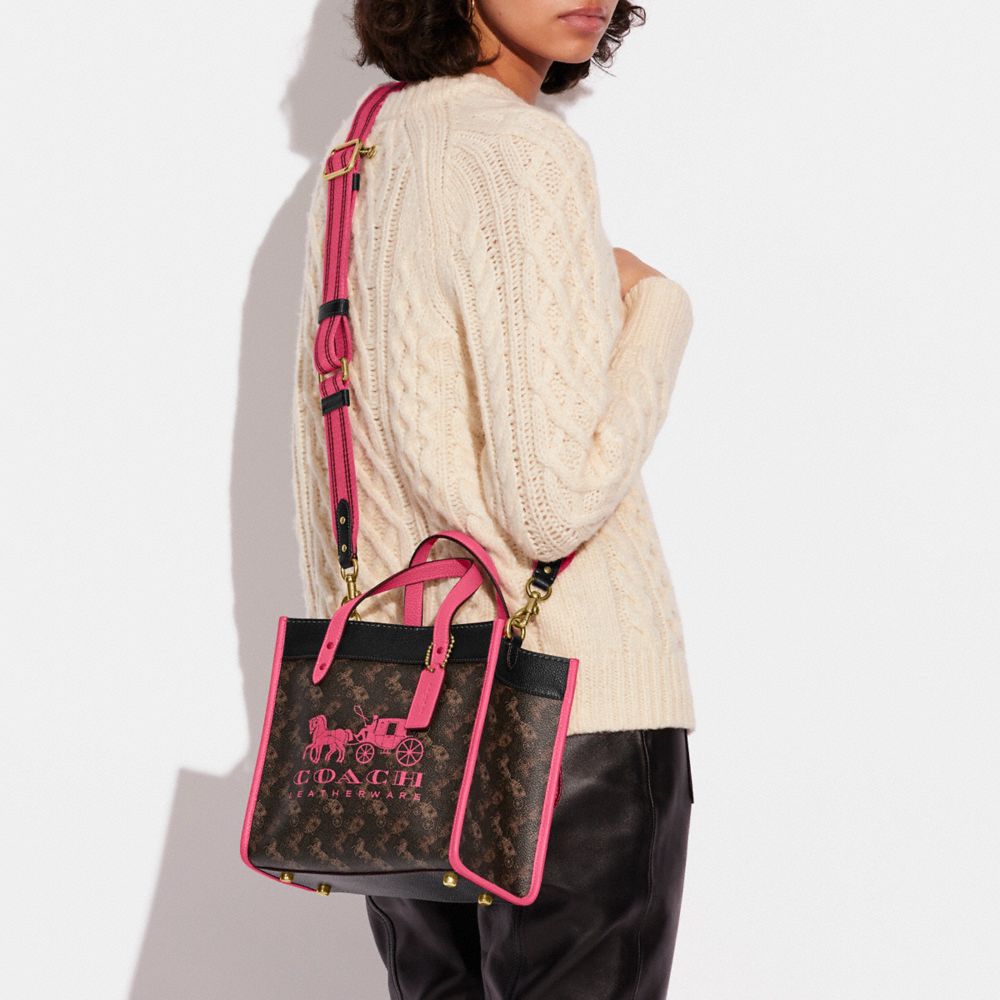 公式】COACH – コーチ | フィールド トート 22 ウィズ ホース 公式】COACH – コーチ | フィールド トート 22 ウィズ ホース