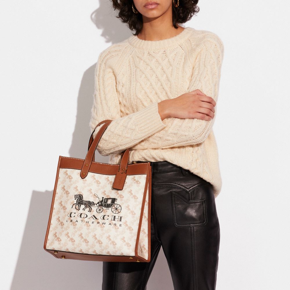 Field Tote With Horse And Carriage Print And Carriage Badge