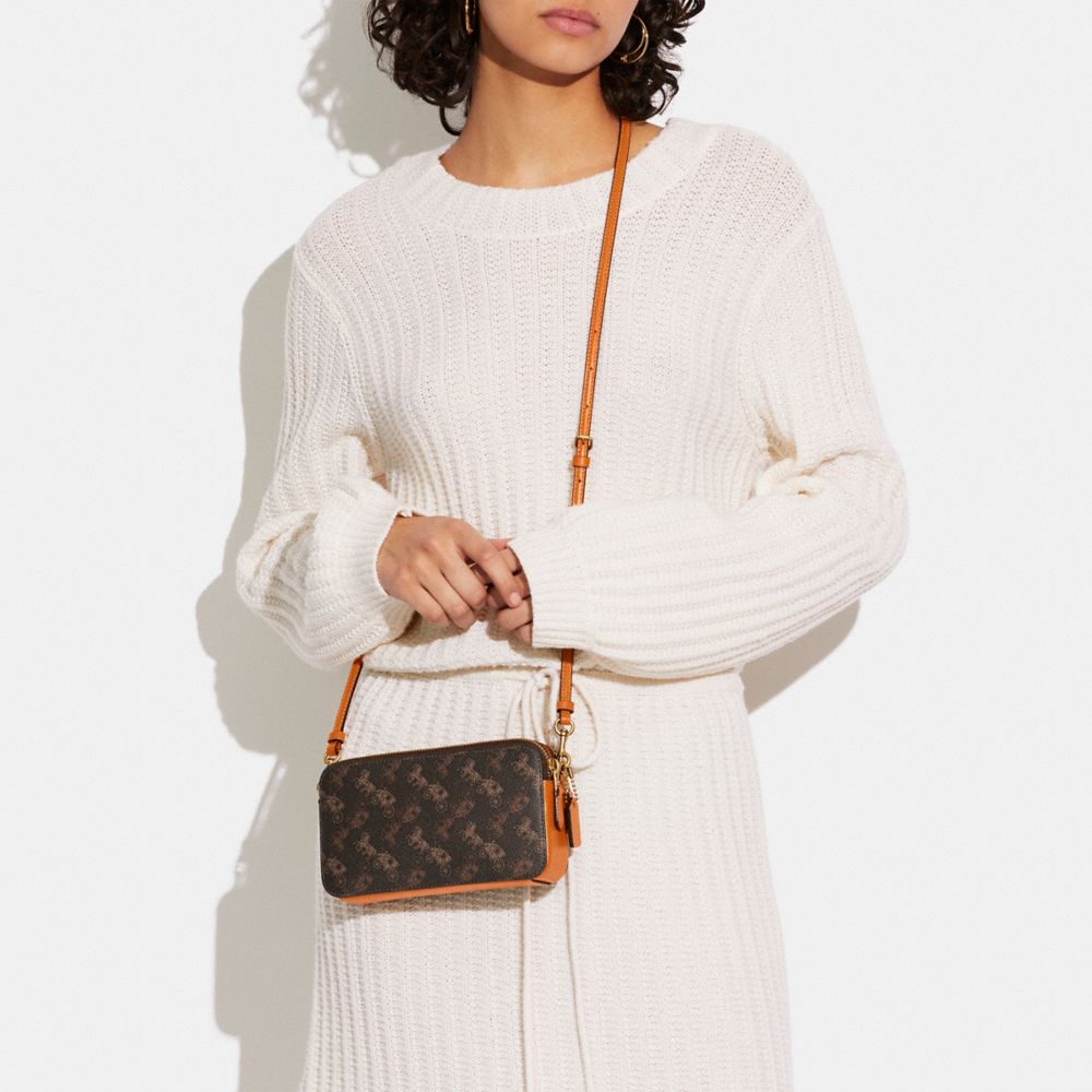 新品•レア品COACHコーチ　ホース アンド キャリッジ プリント ブランケット 公式】コーチアウトレット | ホース アンド キャリッジ プリント