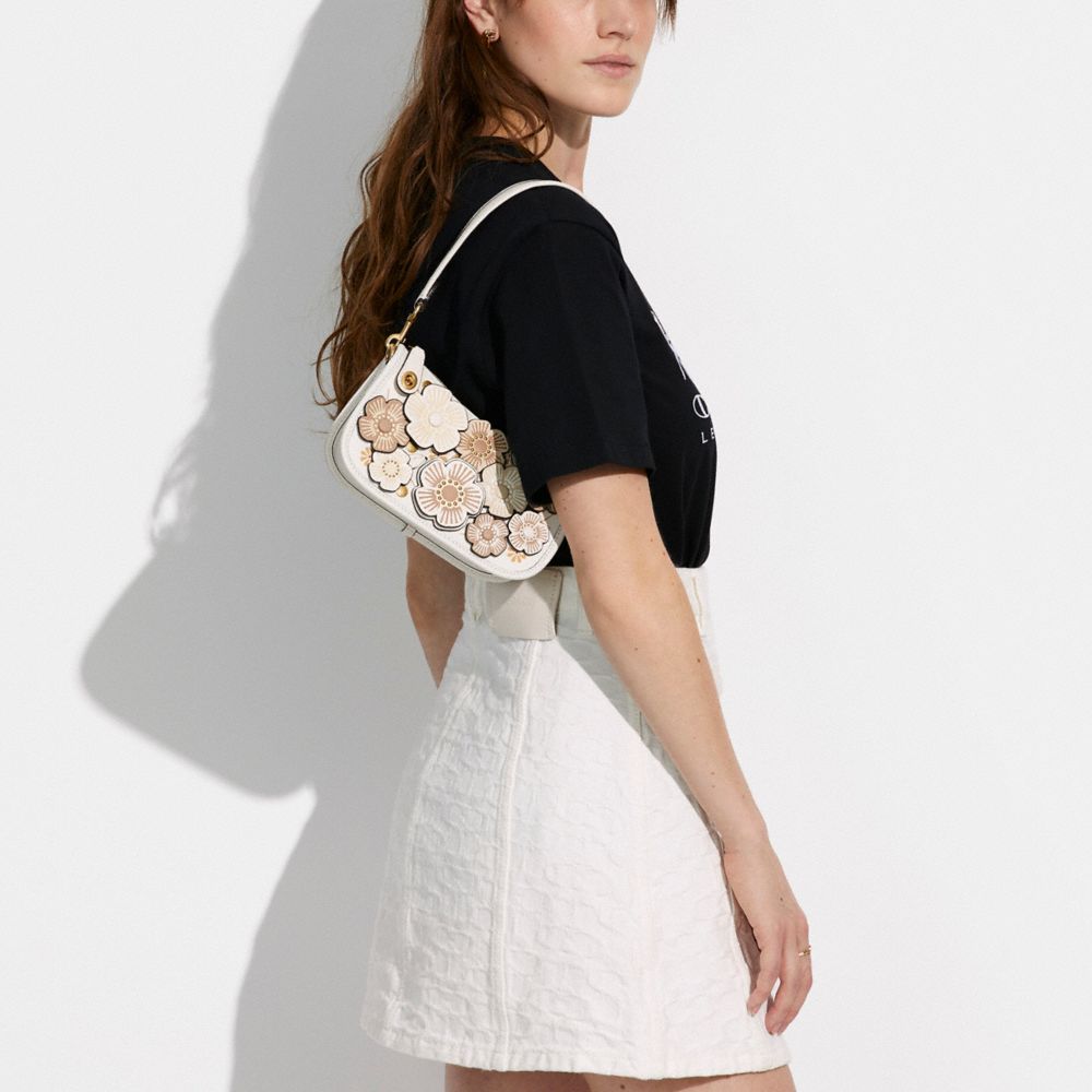 Coach ◆ C8535 Swinger 20 with Tea Rose Applique COACH® | Swinger Bag 20 With Tea Rose Applique