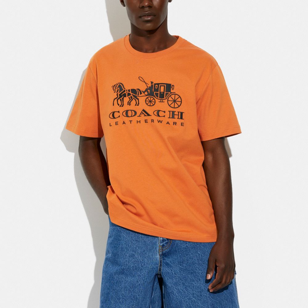 COACH®,HORSE AND CARRIAGE T-SHIRT IN ORGANIC COTTON,Papaya,Scale View