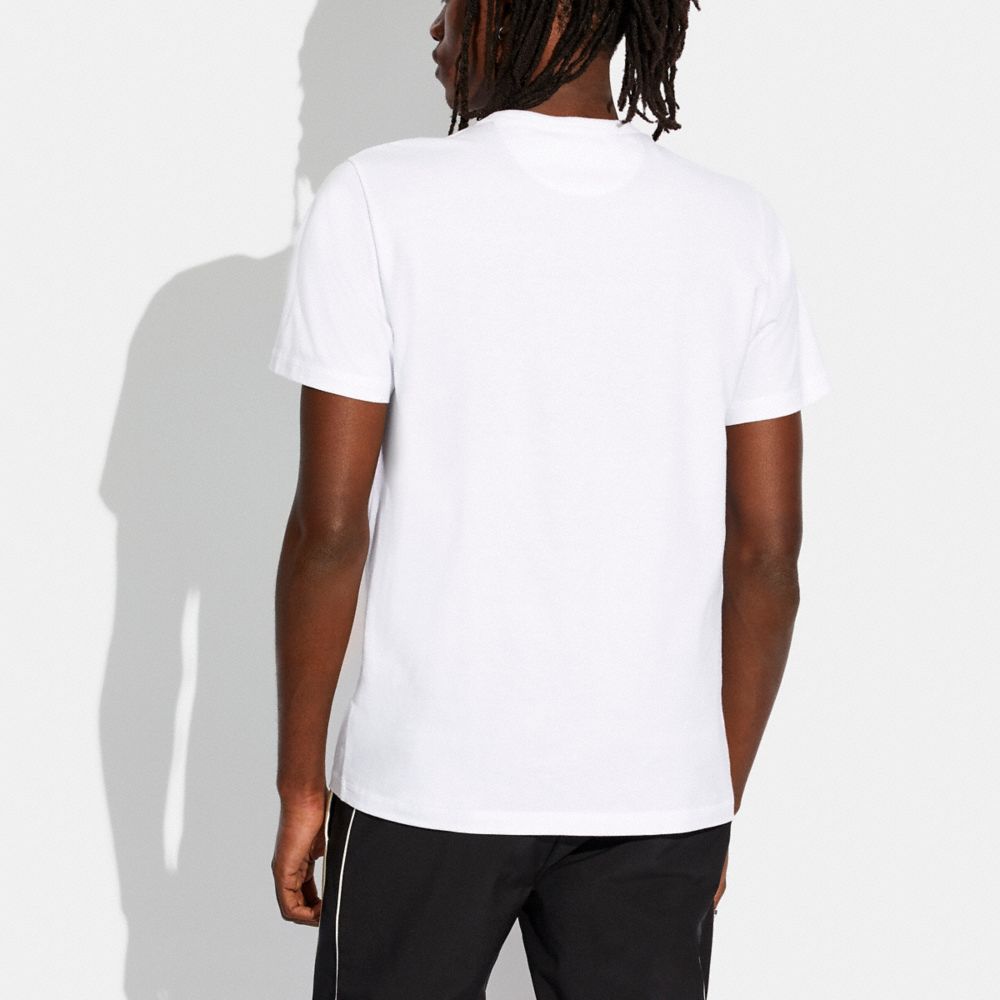 COACH®,T-SHIRT À POCHE ESSENTIAL EN COTON BIOLOGIQUE,Blanc,Scale View