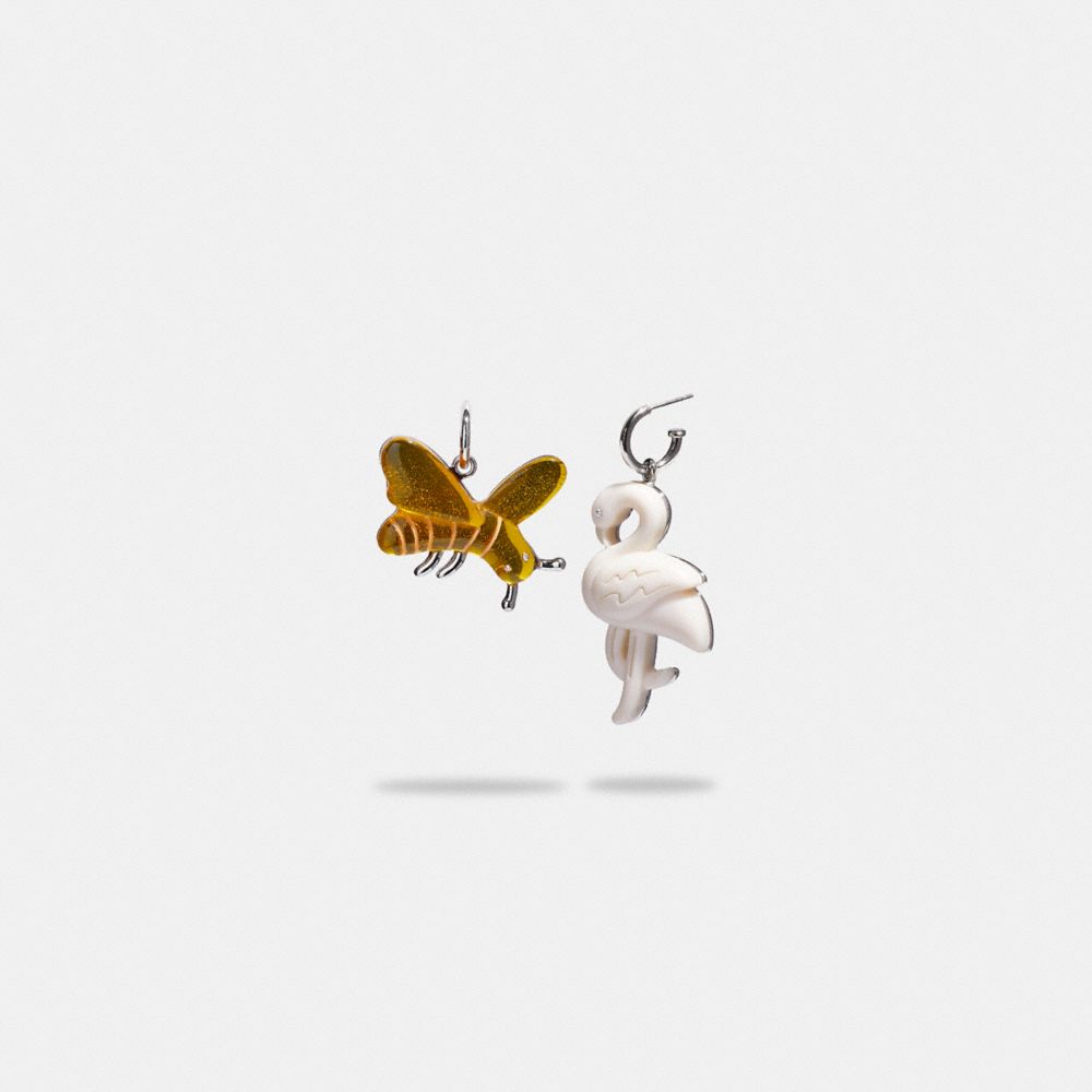 Boucles d’oreilles dépareillées flamant et abeille