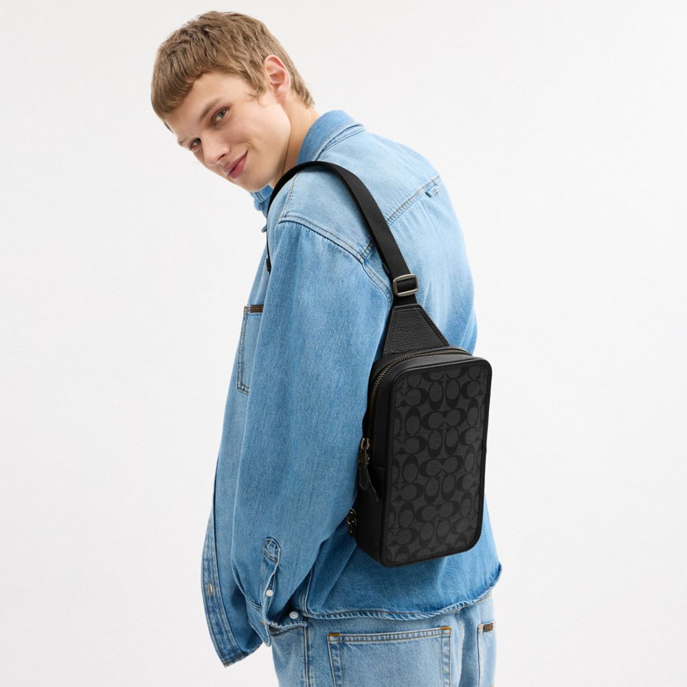 COACH®,SACOCHE SULLIVAN EN TOILE EXCLUSIVE,Bronze industriel/Anthracite/Noir,Detail View