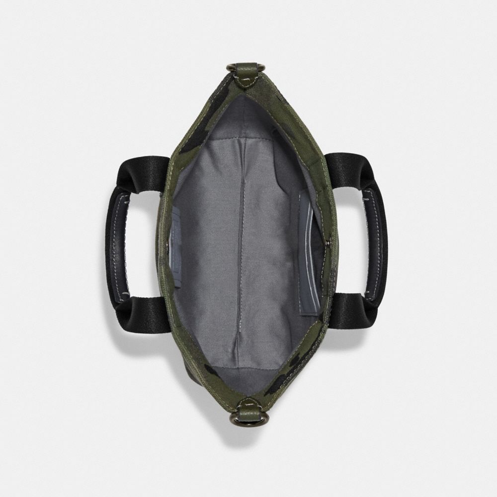 Tote 20 With Camo Print