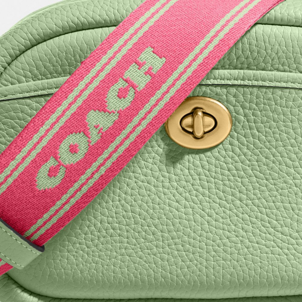 【公式】COACH – コーチ | カメラ バッグ | ボディバッグ&斜めがけ 